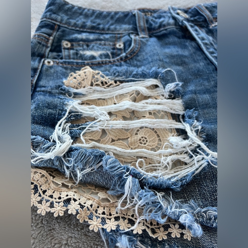 American Eagle Hi Rise Festival Short